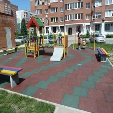 Резиновая плитка для детских площадок